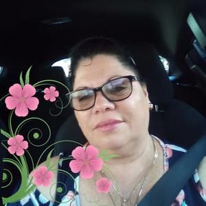 Meet your Posher, Rebeca